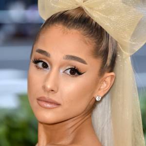 Ariana Grande S Best Hair Make Up Beauty Looks Glamour Uk