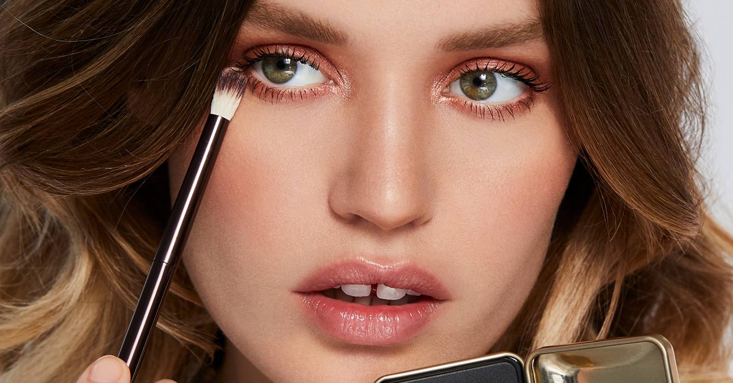 Georgia May Jagger on meditating for anxiety, the transformative power of facial massage, and why she loves a red smokey-eye (!) 1 Georgia May Jagger on meditating for anxiety, the transformative power of facial massage, and why she loves a red smokey-eye (!)