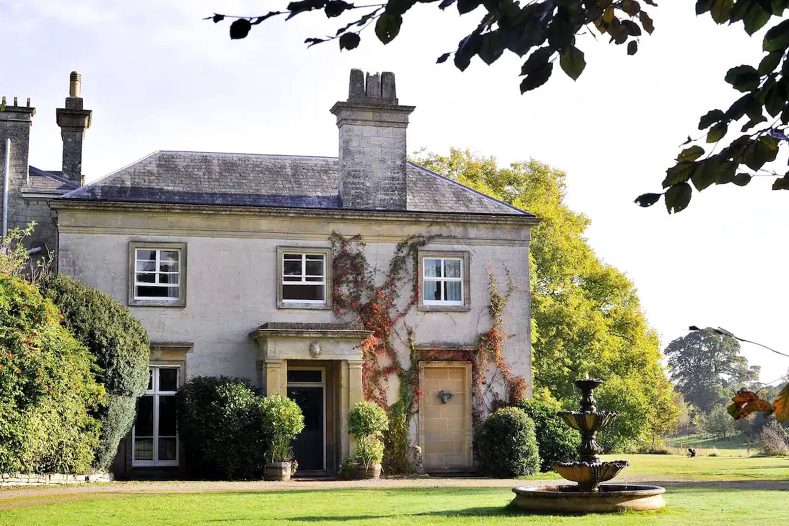 13 Party Houses Best Party Houses to Rent For Large Groups Glamour UK