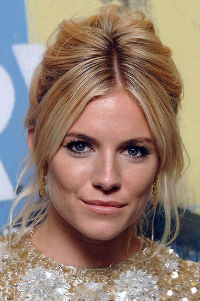 Sienna Miller's best hair and beauty looks through the years. Get the ...