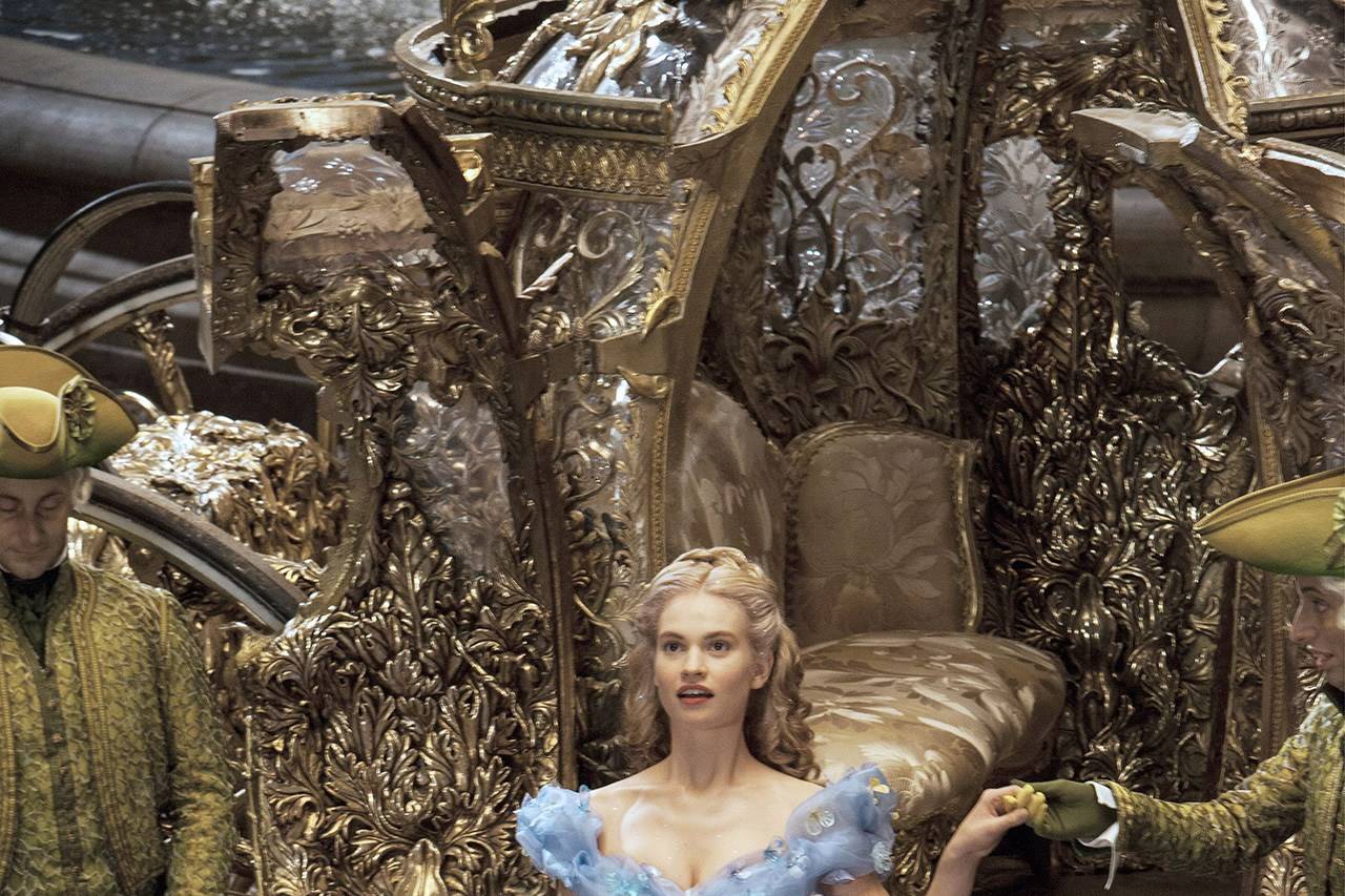 Best Movie Costumes & Iconic Dresses in film (UK