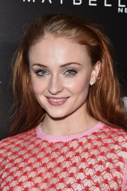 Sophie Turner Beauty Lookbook Makeup And Hair Glamour Uk 