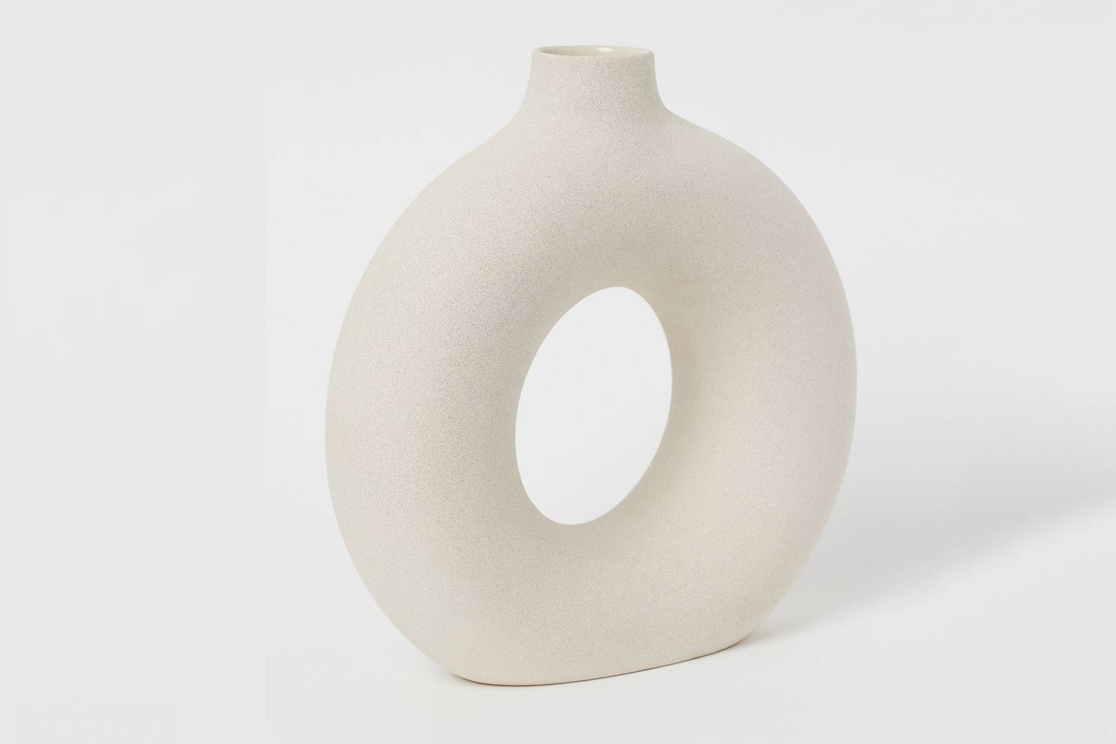 Donut Vases Interior Trend 13 Best Donut Vases To Shop Glamour Uk