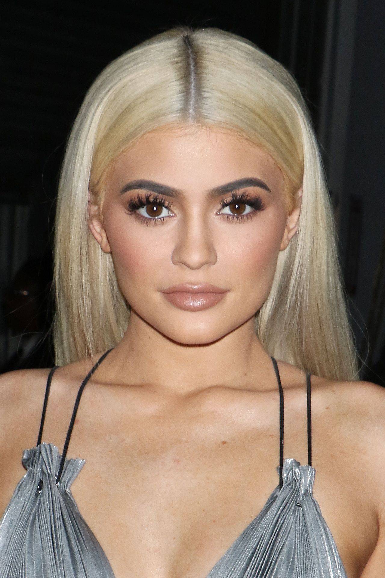 Celebrities With Platinum Blonde Hair Glamour Uk