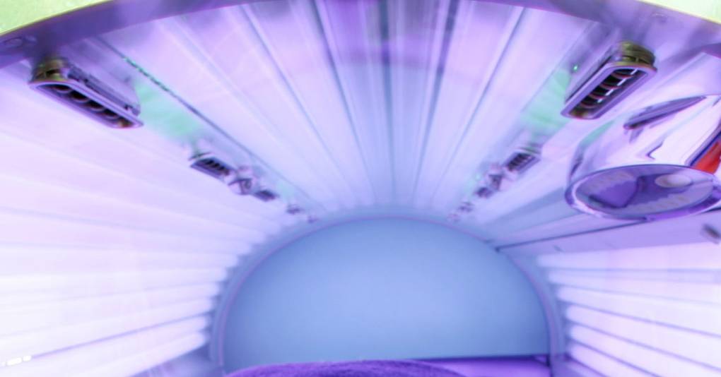 Sunbeds can give you herpes doctor says sunbed dangers Glamour UK