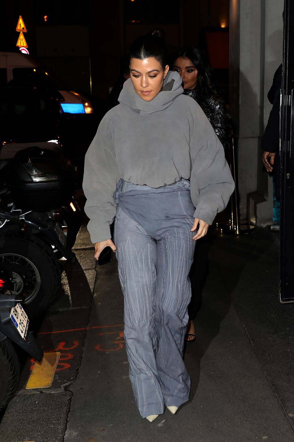 kourtney kardashian casual style