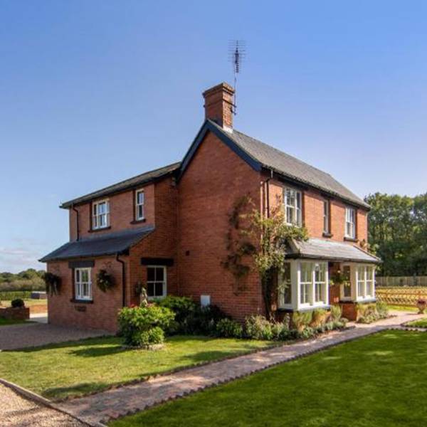 13 Party Houses Best Party Houses to Rent For Large Groups Glamour UK