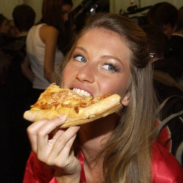 Celebrities Eating Pizza: Katy Perry, Jennifer Lawrence & Beyonce ...