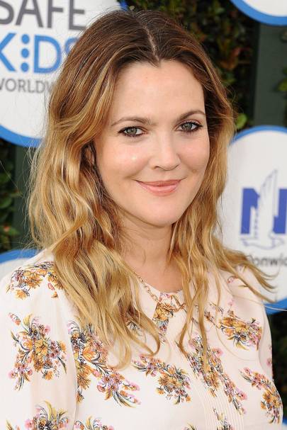 Drew Barrymore’s hair: short, balayage and her natural hair colour ...