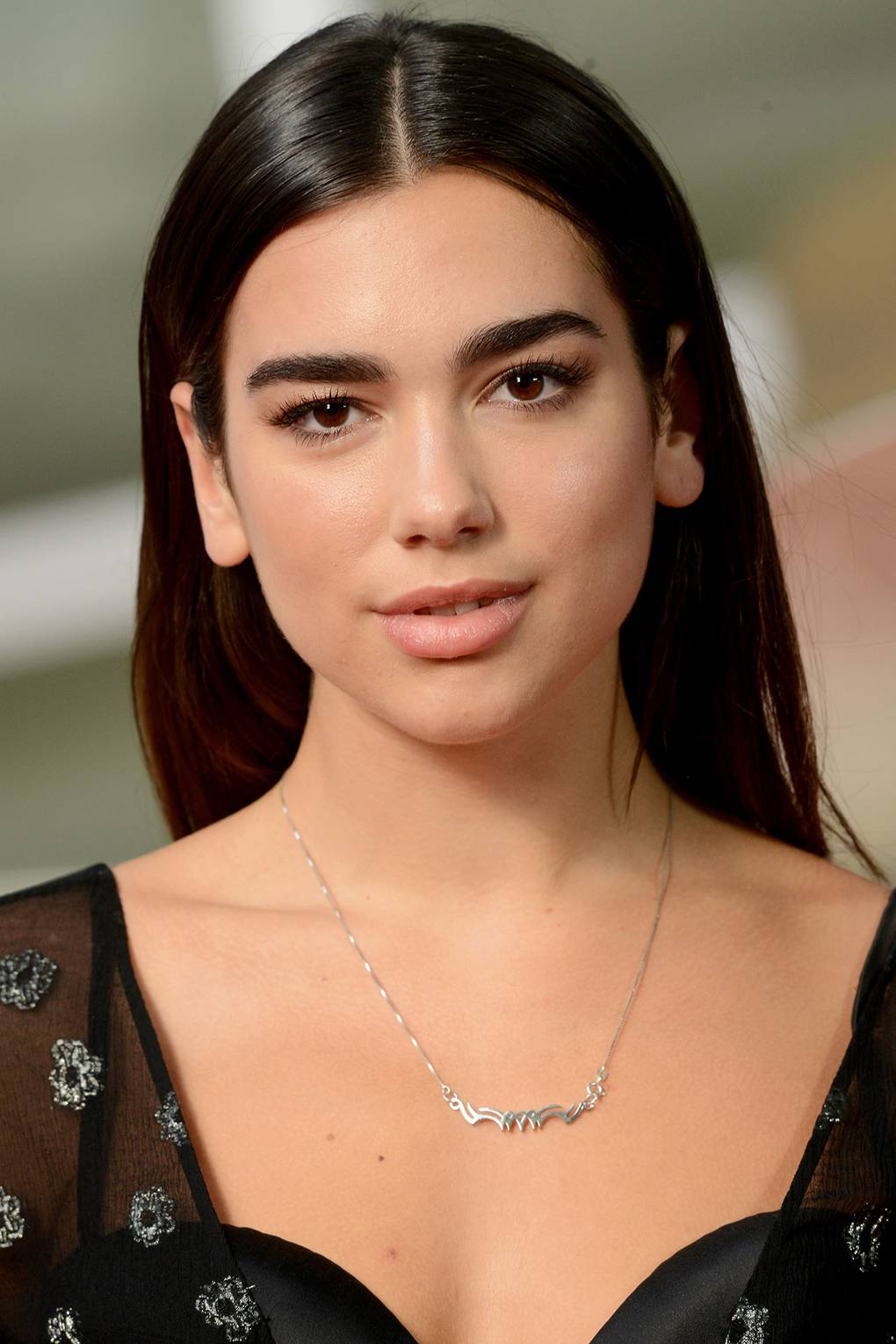 Dua Lipas Best Hair Makeup And Beauty Looks Ever Glamour Uk 