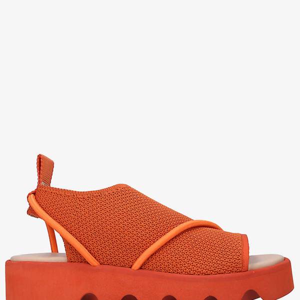 summer sandals with covered toes