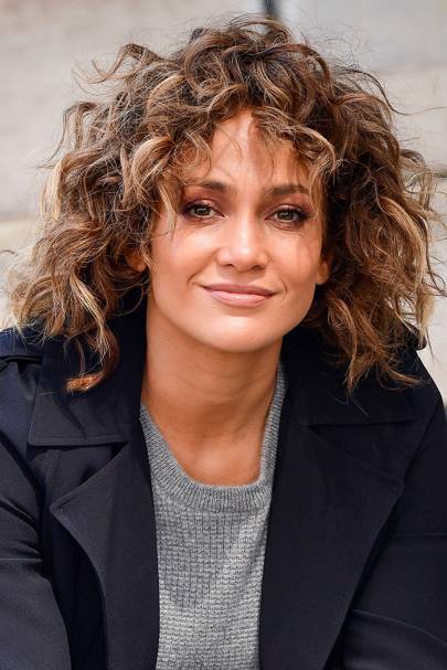 jennifer lopez short curly hairstyles