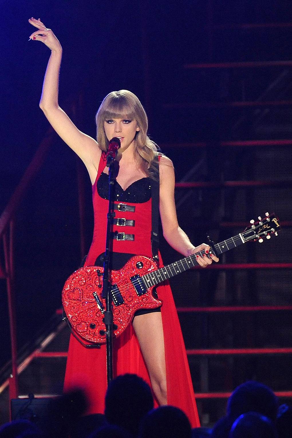 Taylor Swifts Red Tour Hits London Town Entertainment Review