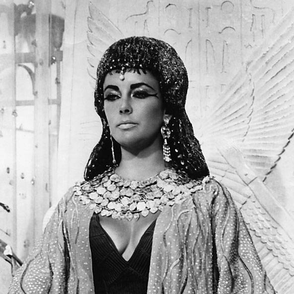 Elizabeth Taylor fashion style icon | Glamour UK