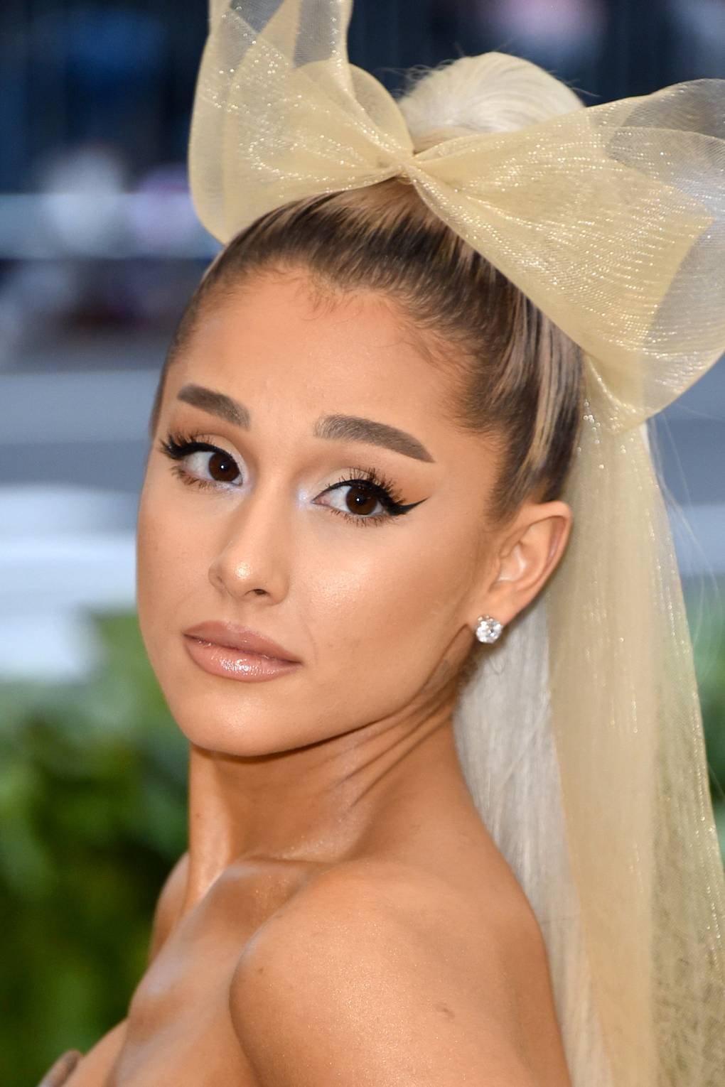 Ariana Grandes Best Hair Make Up Beauty Looks Glamour Uk