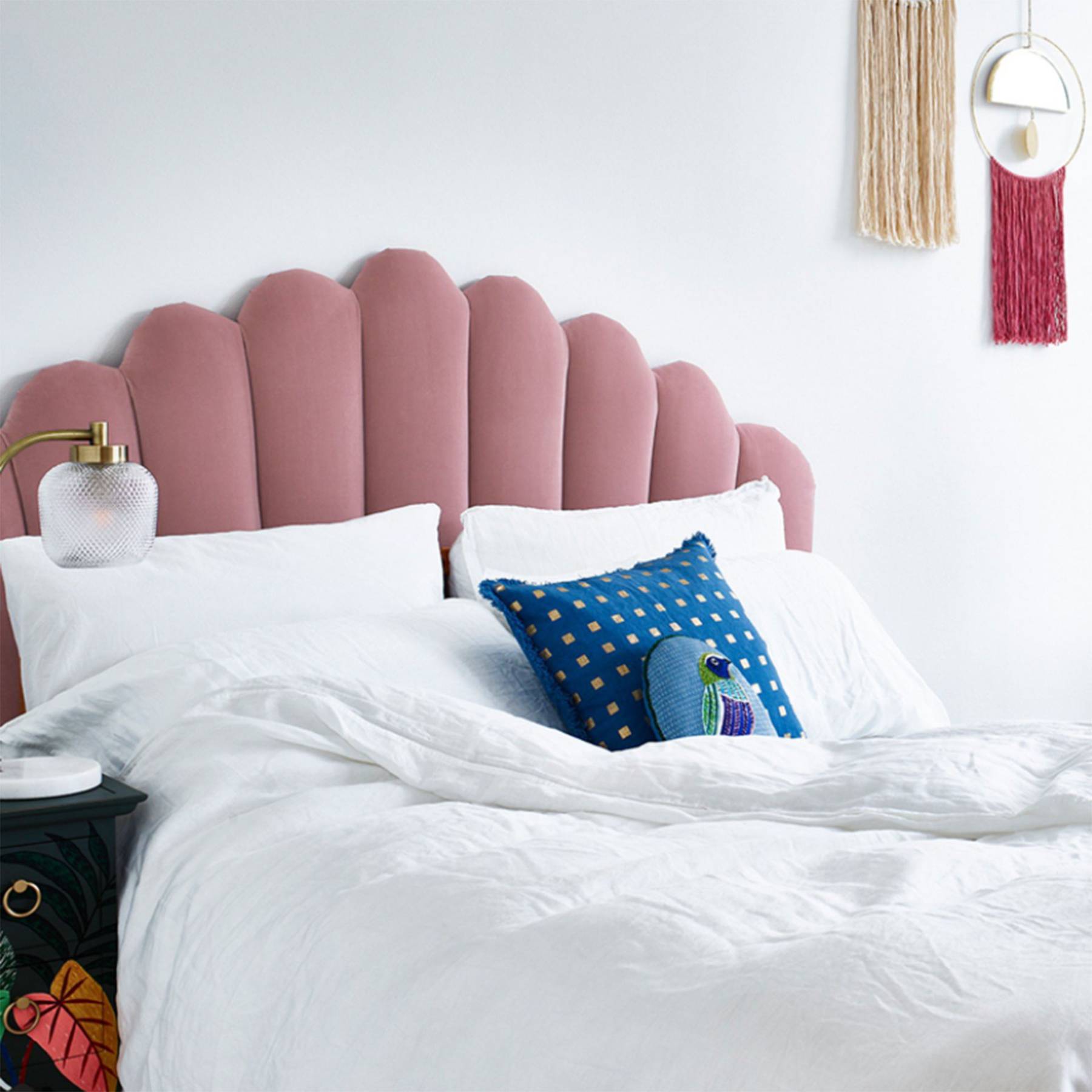 Headline: Elevate Your Bedroom with a Custom Headboard: A Guide to Solving Sleepless Nights and Design Dilemmas