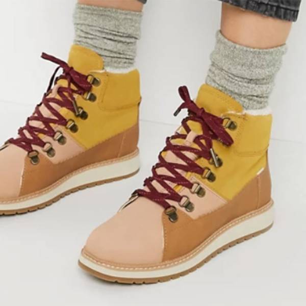 womens trendy walking boots