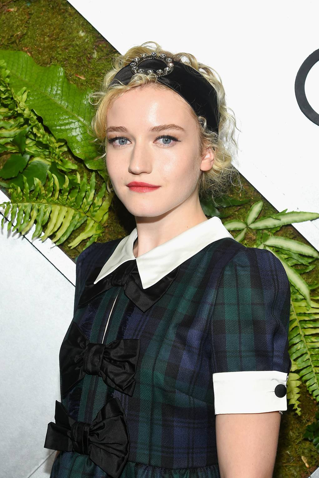 Ozark Julia Garner Hair Curls Red Lipstick Glamour Uk