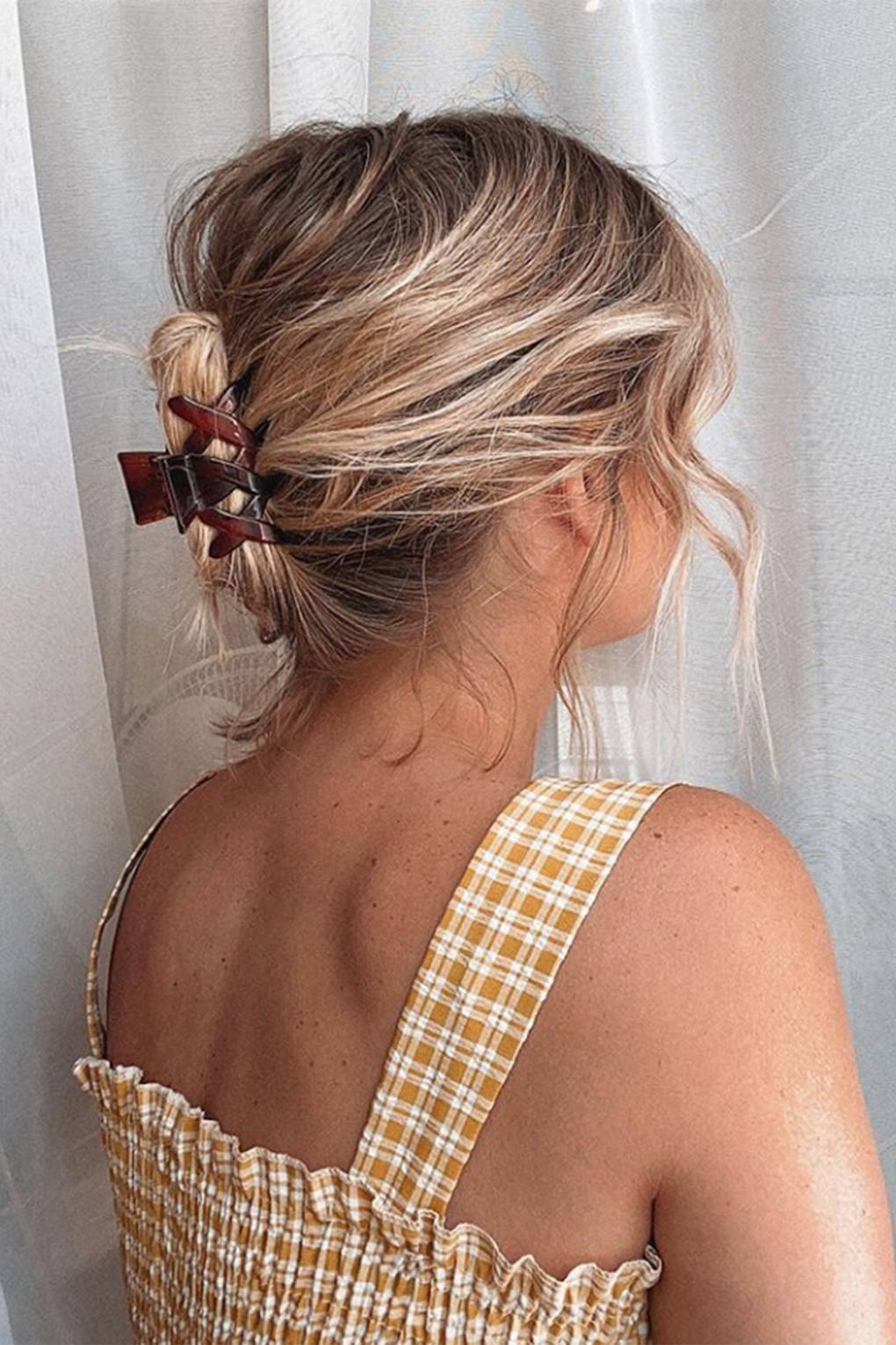 Cute Easy Hairstyles For Greasy Hair Oily Hair Bun Hairstyles Now It S Pretty Easy To Hide