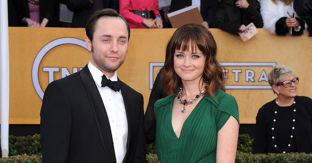 Alexis Bledel Baby Boy News Secretly Pregnant With First Child Glamour Uk