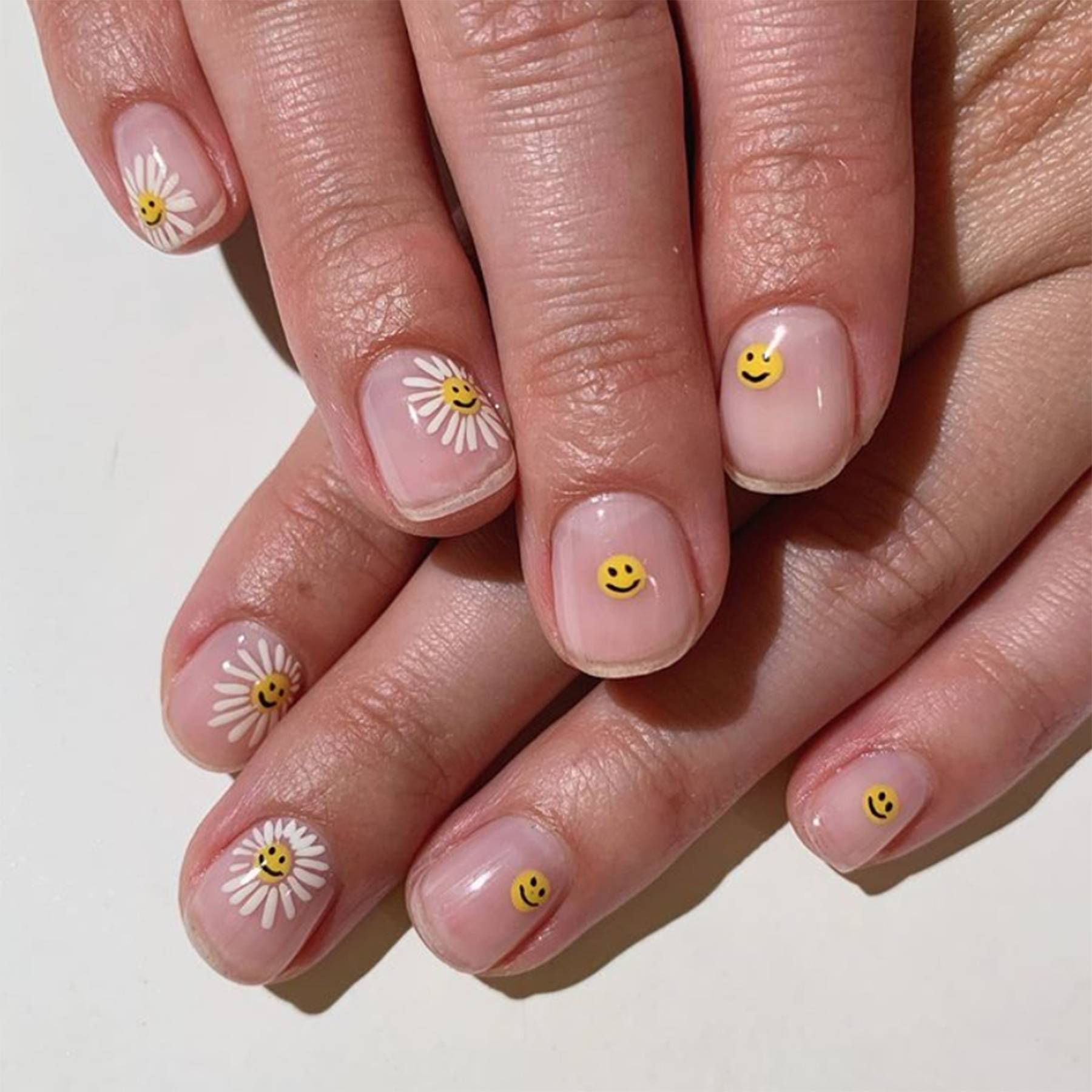 Floral Nail Art Ideas Pretty Spring Nail Inspiration Glamour Uk