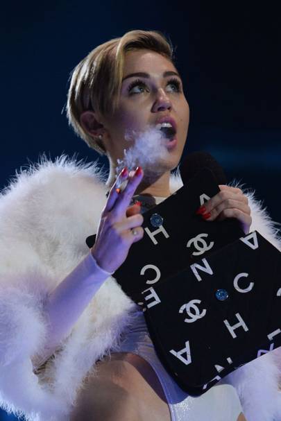 Mtv Emas Winners Performances Miley Cyrus Glamour Uk