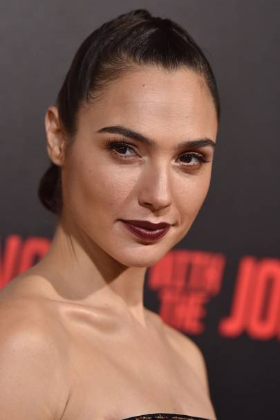 Gal Gadot hairstyles & makeup - celebrity beauty, Wonder 