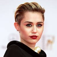 Miley Cyrus Hairstyles , Best Hair, Makeup \u0026 Beauty Looks