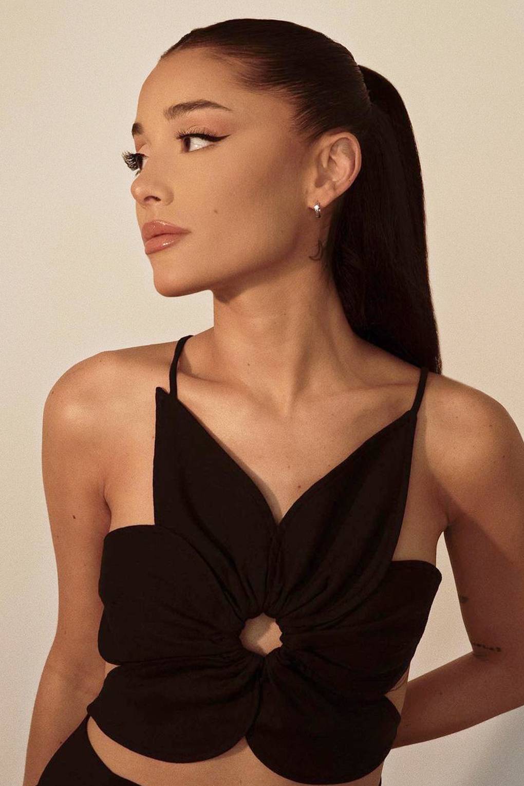 Ariana Grande S Best Hair Make Up Beauty Looks Glamour Uk