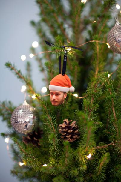 You Can Now Have Your Face 3D Printed On A Christmas Bauble | Glamour UK