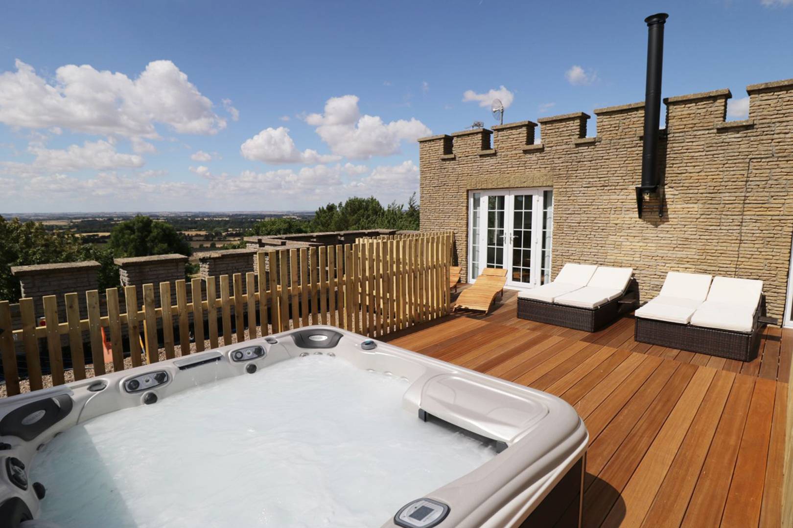 19 Best Holiday Cottages With Hot Tubs In The Uk Glamour Uk