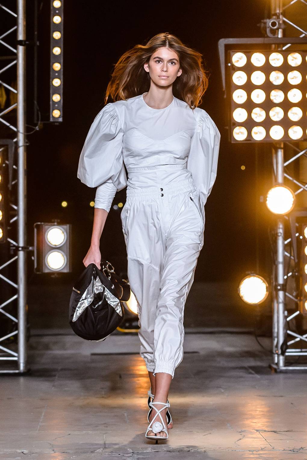 Kaia Gerber Catwalk Pictures SS18: Calvin Klein, Prada & Moschino ...
