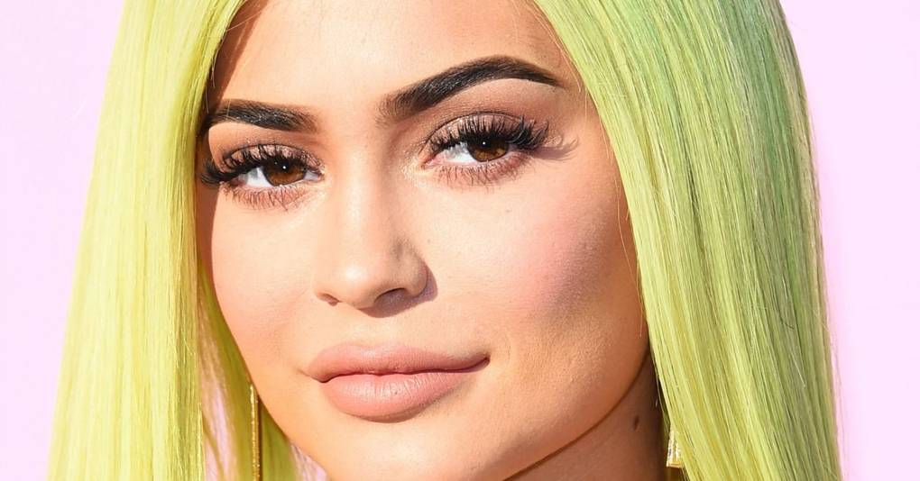 Kylie Jenner Highlighter Yellow Hair At Coachella Glamour UK