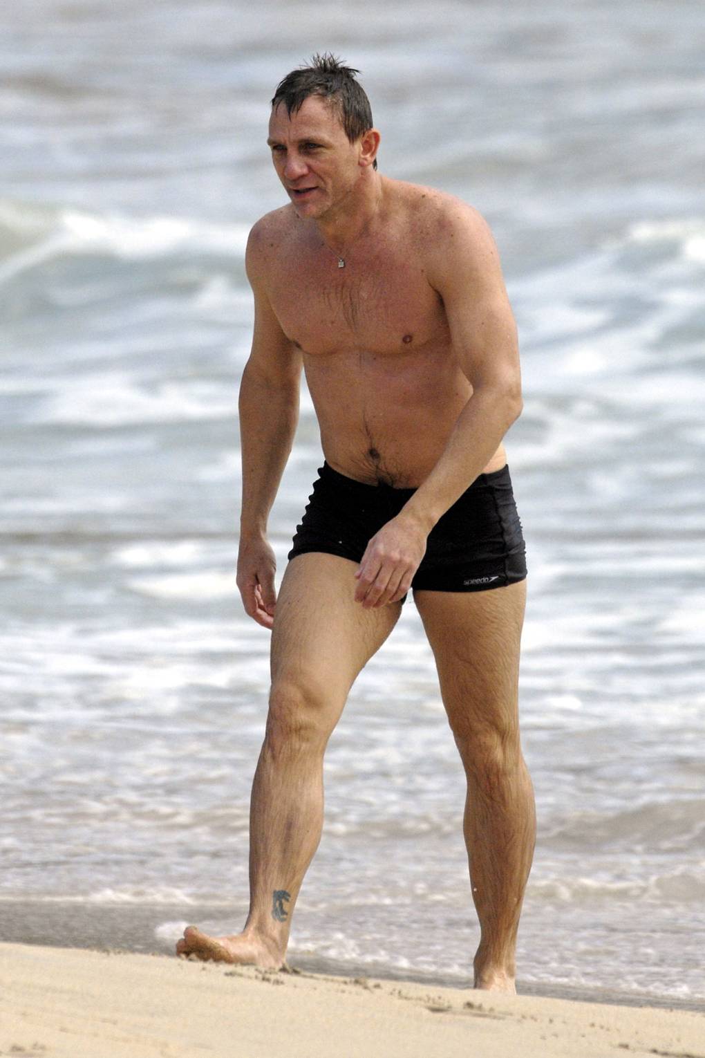 daniel craig style swim shorts