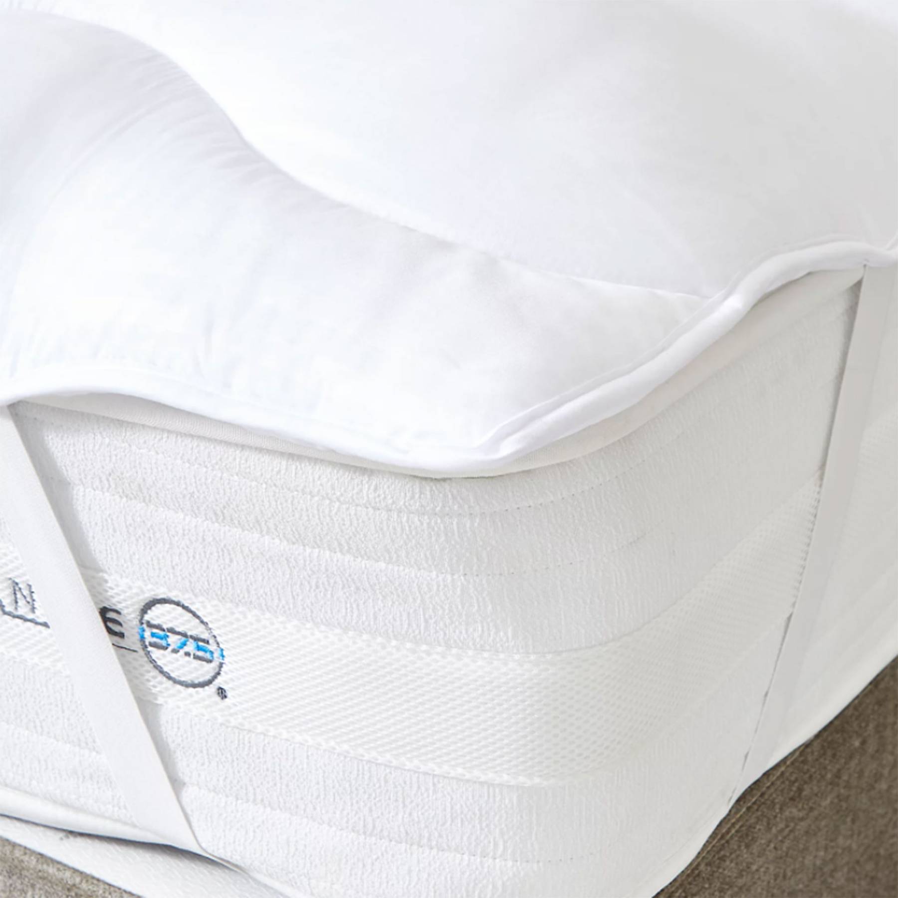 17 Best Mattress Toppers For Comfort Support 21 Glamour Uk