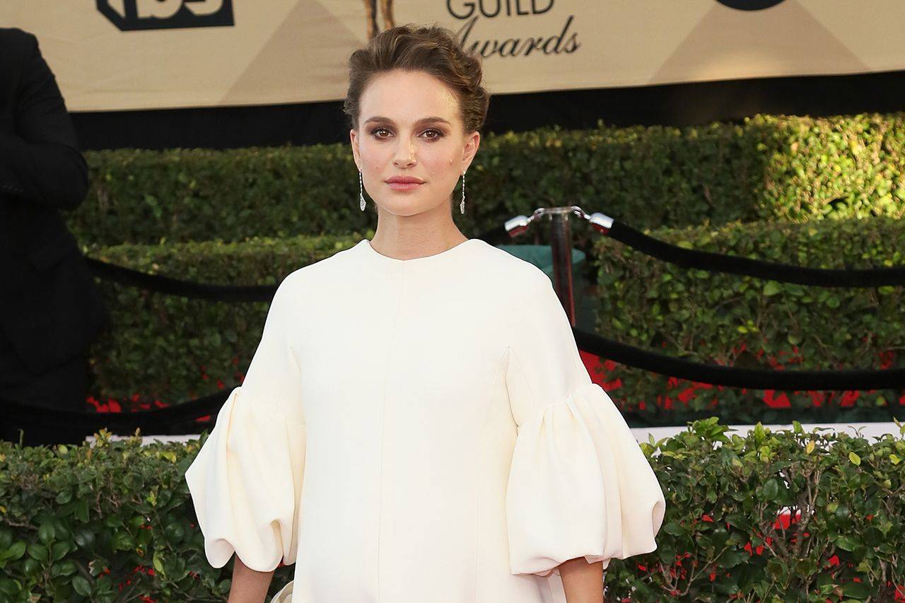 Pregnant Celebrity, Stylish Celebrities & Maternity Fashion 2016