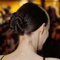 Hair tutorial Margot Robbie loose braid - Aaron Carlo hairstylist ...