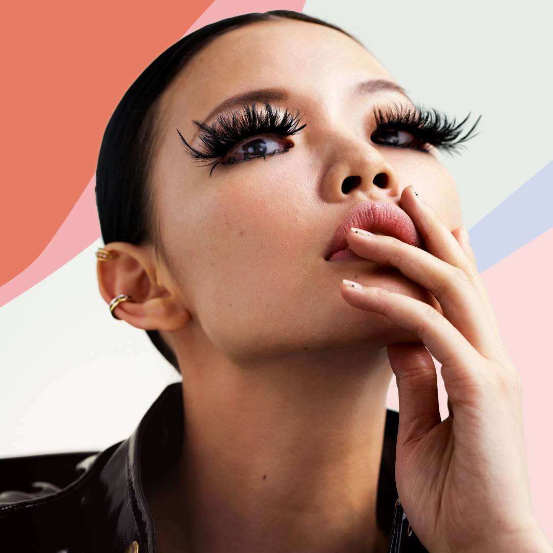 Image: How to remove your eyelash extensions at home, according to experts