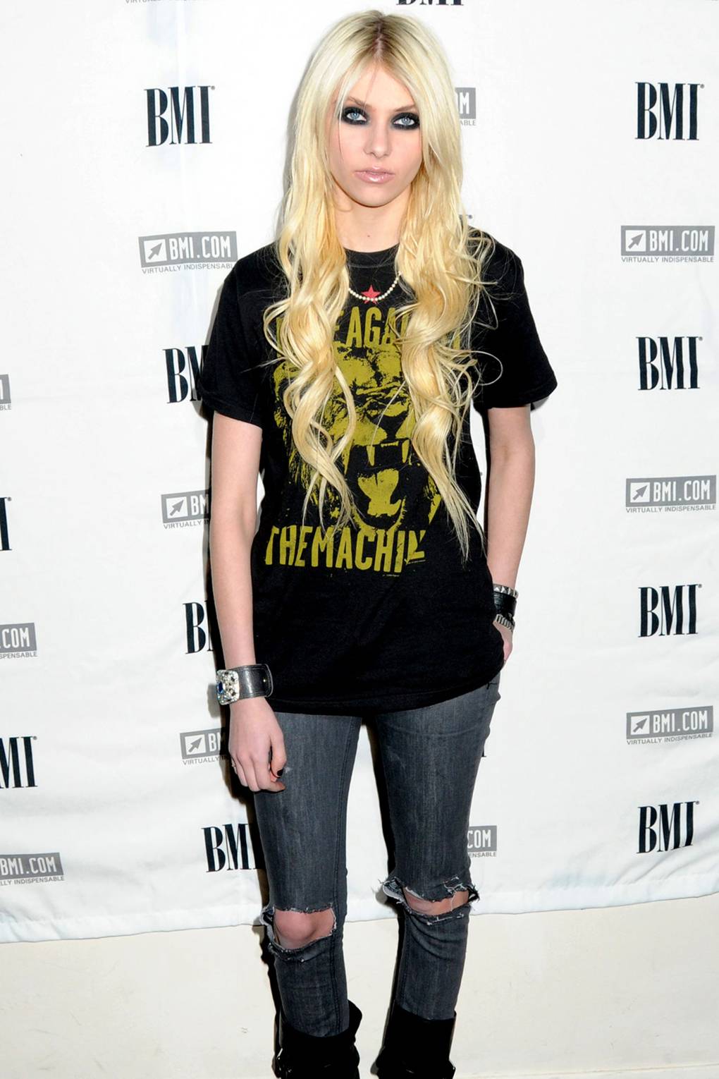 taylor momsen outfits. 