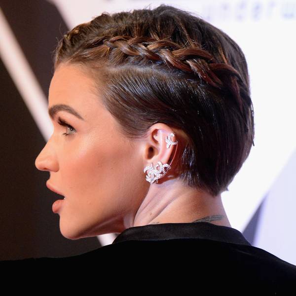 27 Ways To Tie Your Hair Back If It’s Super Short | Glamour UK