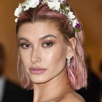 Hailey Baldwin Best Hair Makeup Looks Glamour Uk