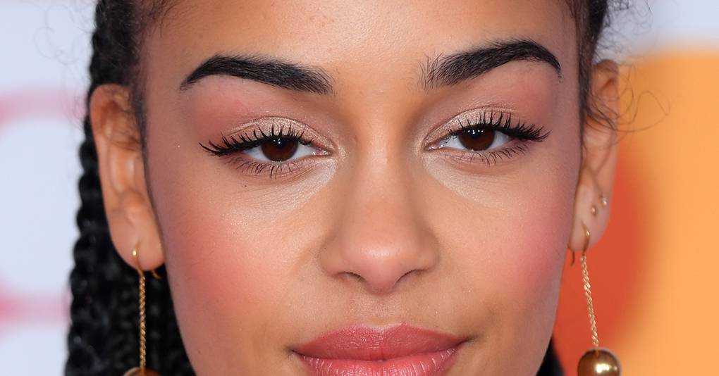 Jorja Smith beauty: Makeup, hair and skincare | Glamour UK