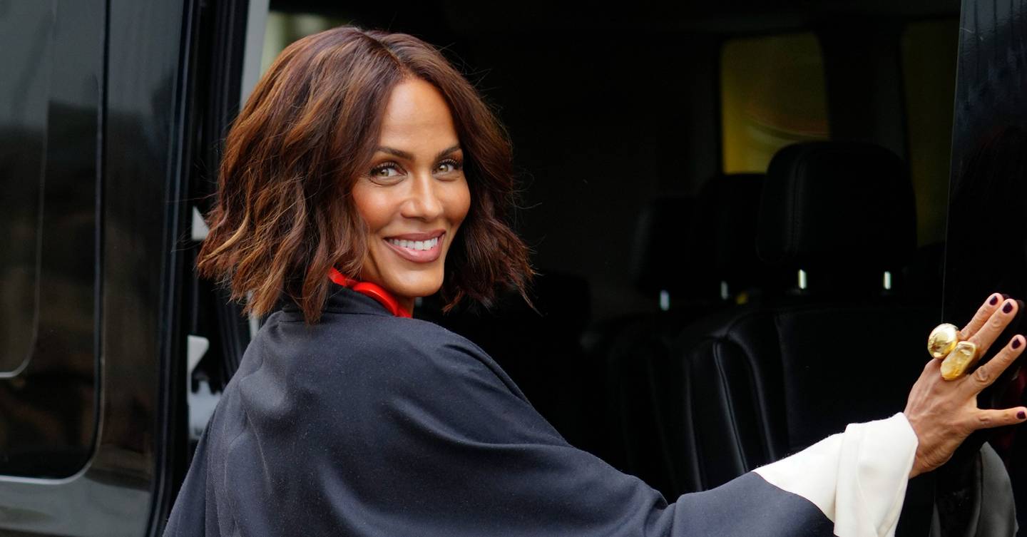 Nicole Ari Parker joins the OG Sex and the City cast on the revival set - O...