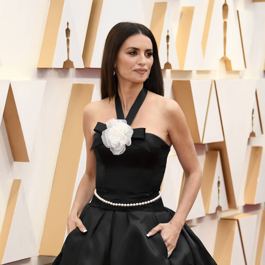 Image: Stop what you're doing - you *have* to see these major dresses straight from the Oscars red carpet