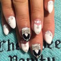 Bride 'n' Groom Nails Bride 'n' Groom Nails