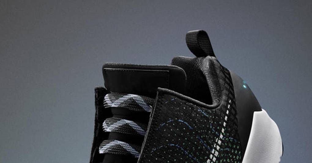 nike auto tightening shoes
