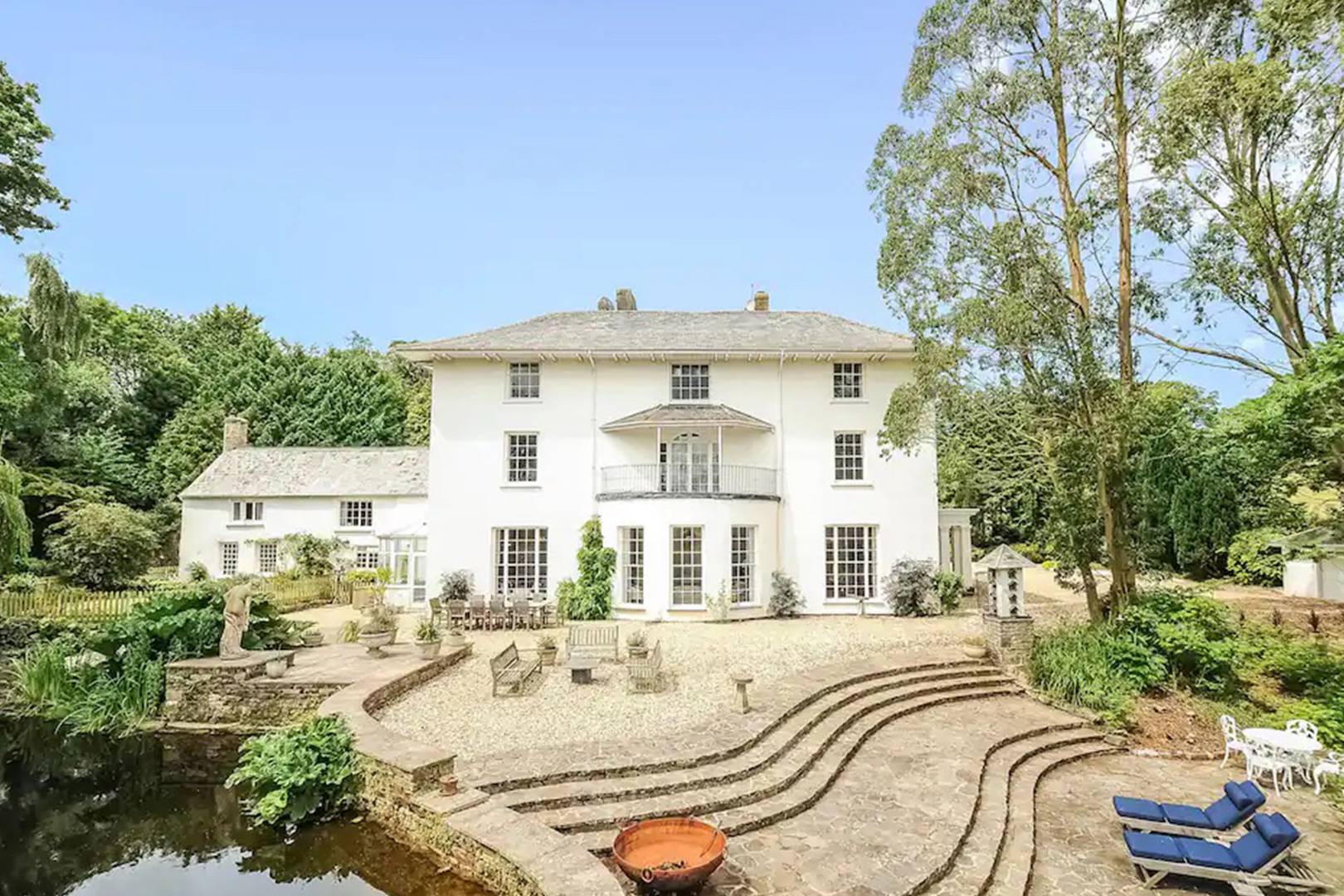 13 Party Houses Best Party Houses to Rent For Large Groups Glamour UK