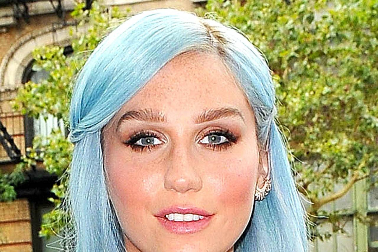 kesha pink and blue hair