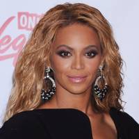 Beyonce Knowles Natural Hair, Hairstyles \u0026 Makeup pictures 2015  Glamour UK