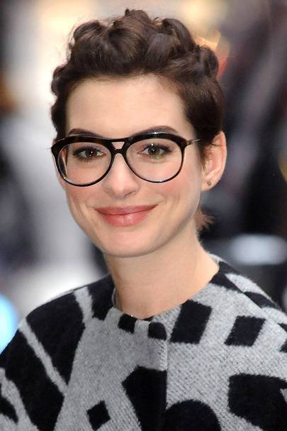 Hairstyles Make Up Anne Hathaway Look Book Glamour Uk